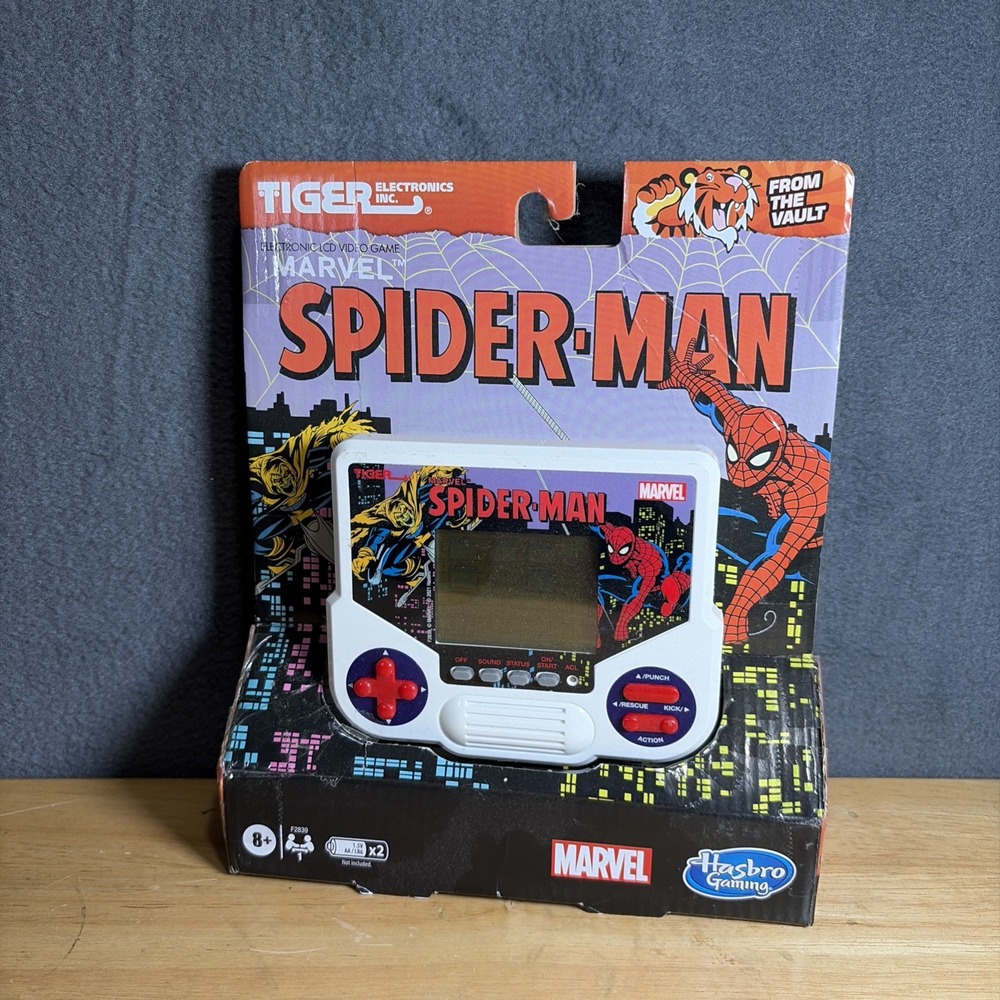 2021 Tiger Electronics Marvel Spider-Man Electronic LCD Handheld Video Game New